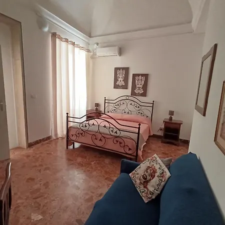 Arco Del Vescovo 2 Apartment *